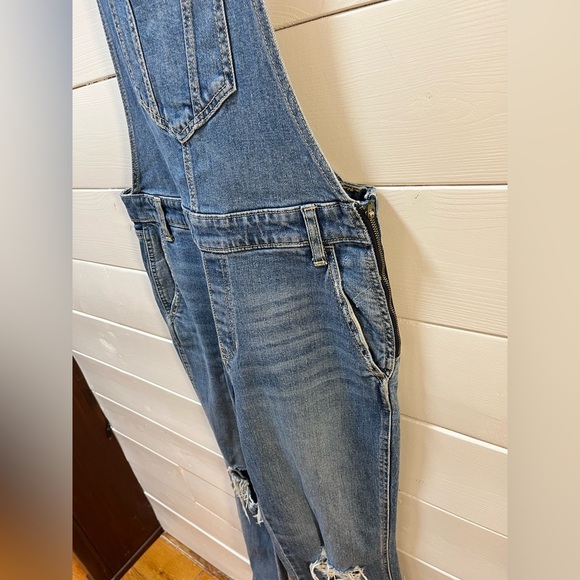 OLD NAVY - Distressed Denim Overalls with Side Zip - Size 8 Petite - Picture 7 of 12